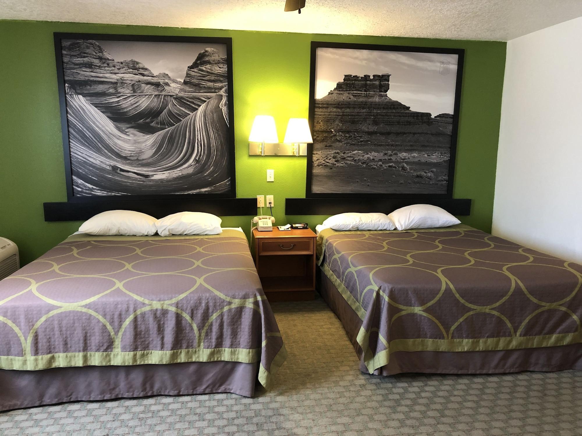 Super 8 By Wyndham Price Motel Kültér fotó