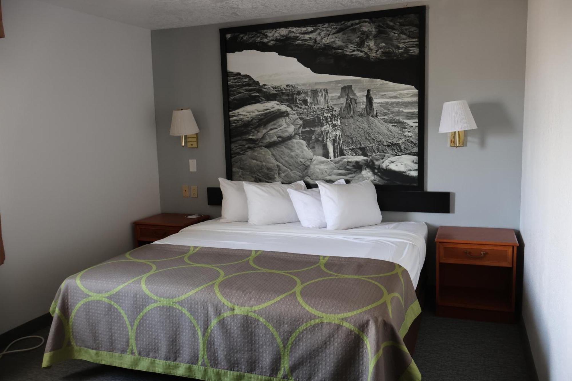 Super 8 By Wyndham Price Motel Kültér fotó