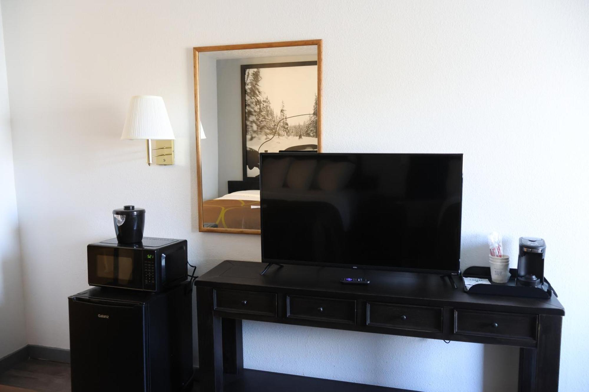 Super 8 By Wyndham Price Motel Kültér fotó