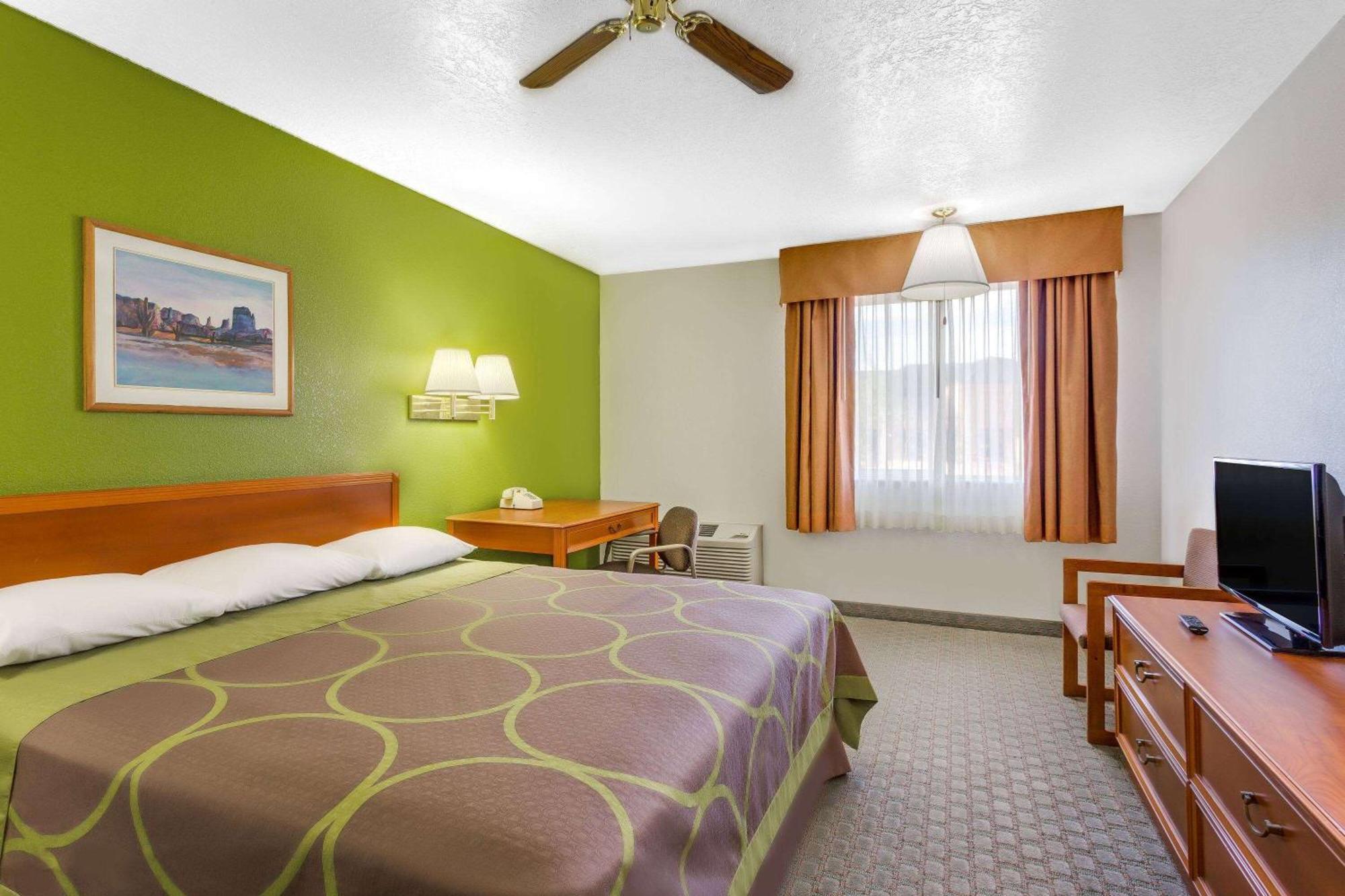 Super 8 By Wyndham Price Motel Kültér fotó